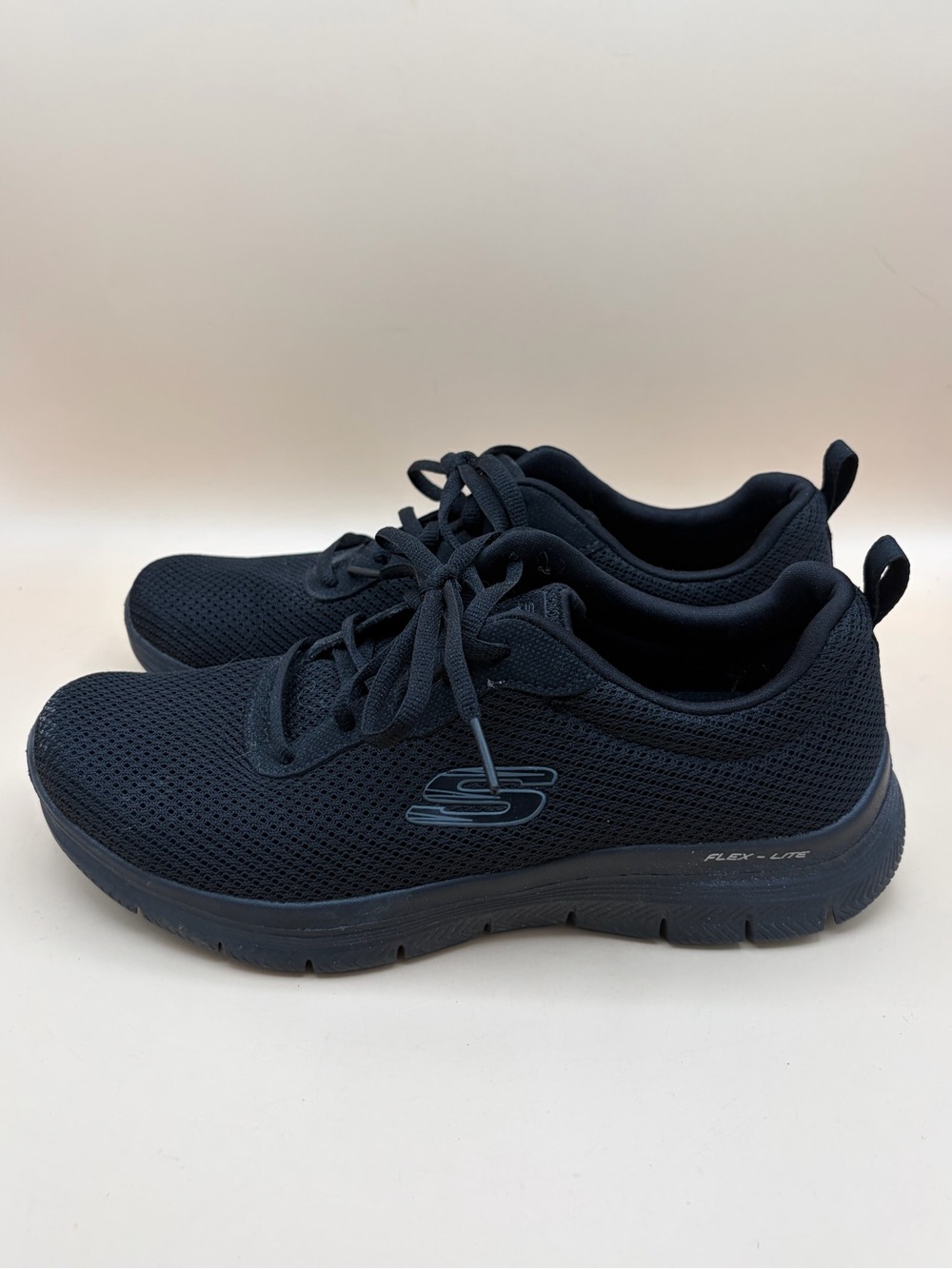 Skechers Women’s Size 8 Black Lace-Up Athletic Sneakers - Picture 3 of 7